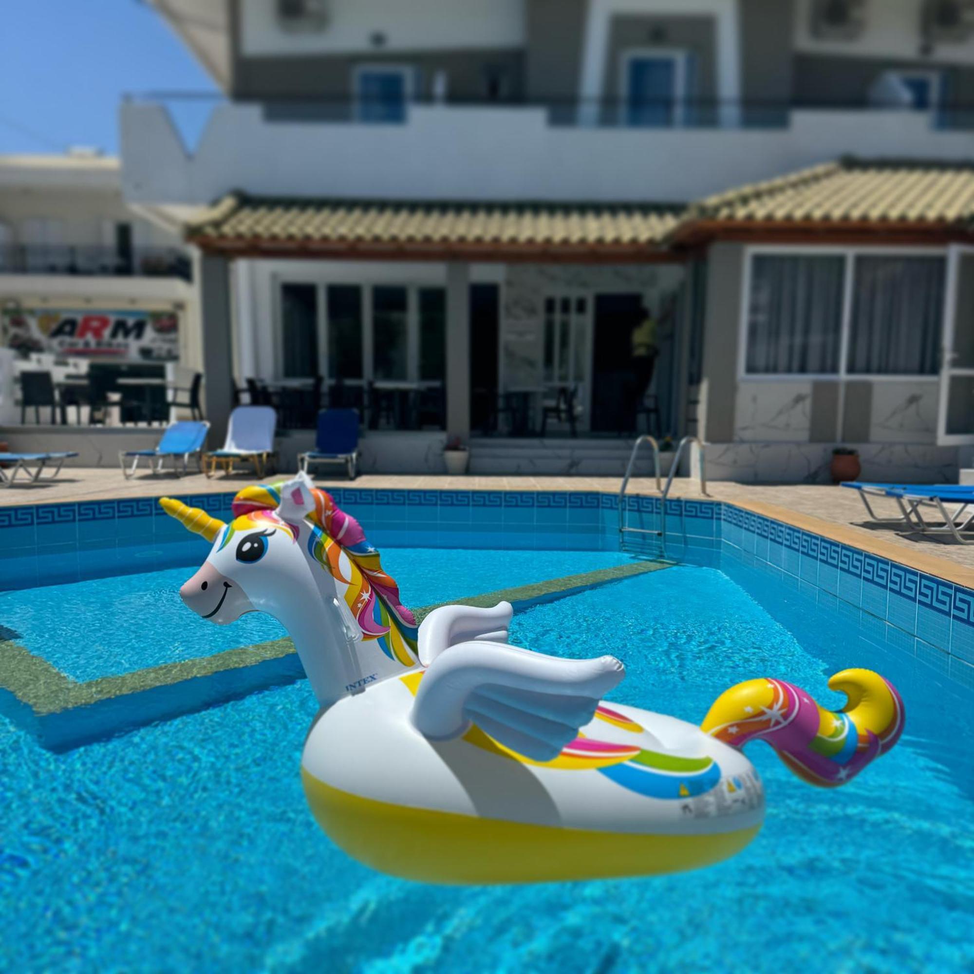 Simple Hotel Hersonissos Sun Bagian luar foto